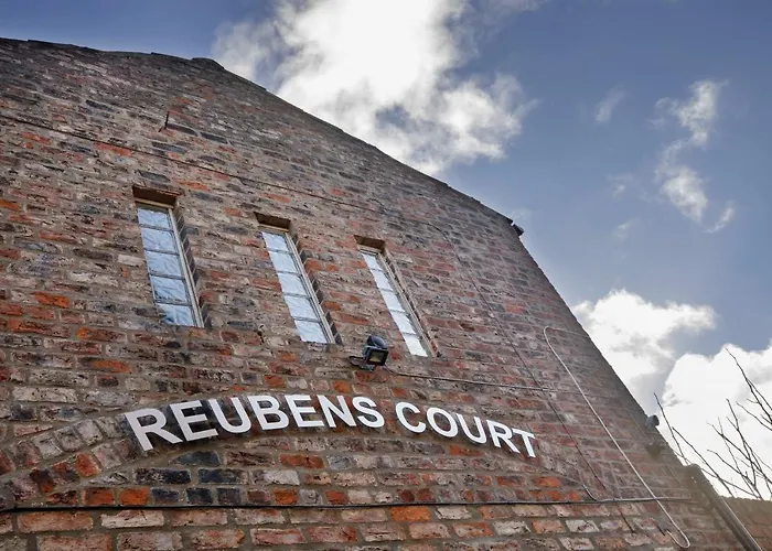 City Apartments - Reubens Court